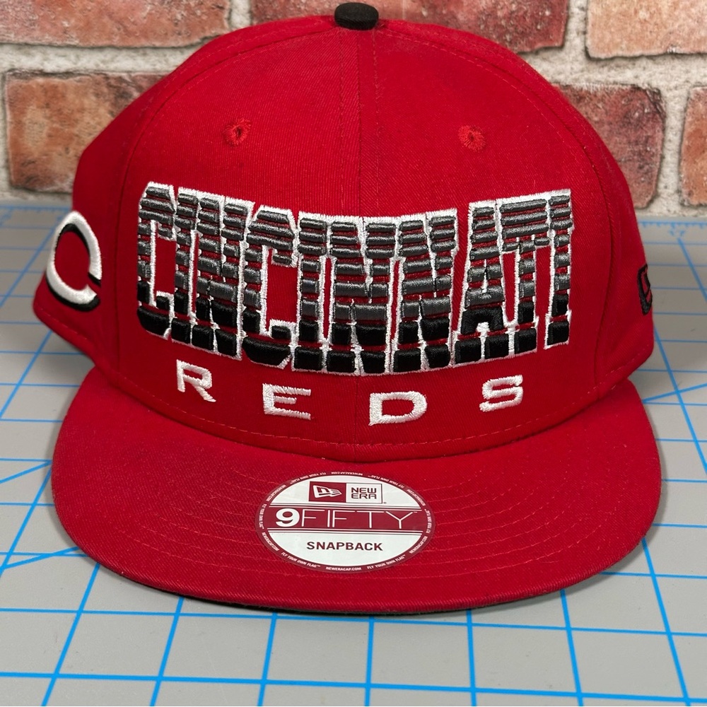 New Era 9Fifty Cincinnati Reds Snapback MLB Genuine Merchandise Baseball Hat Cap